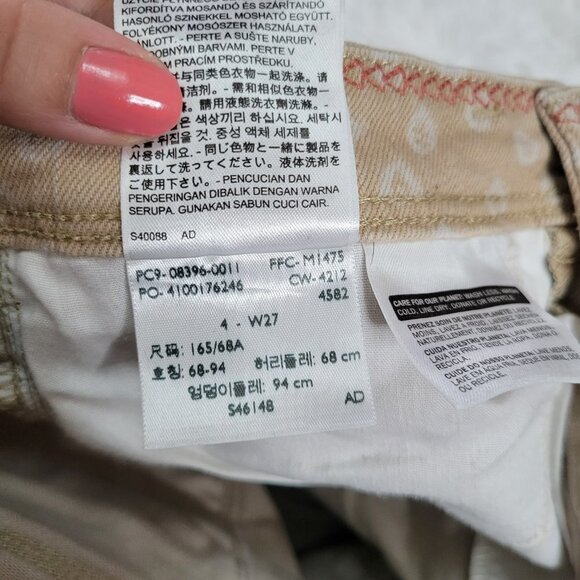 Levi's Tan Beige Mid-Rise 4" Inseam Printed Denim Shorts- Size 4 - Picture 5 of 14